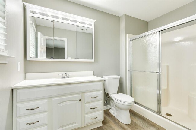 Building Photo - 23012 Verano Dr
