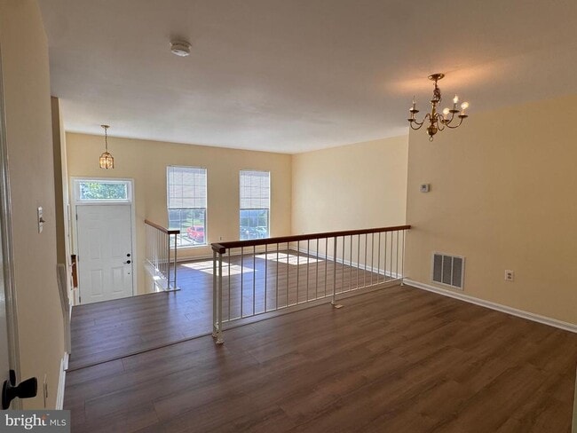 Building Photo - 14803 McKnew Rd