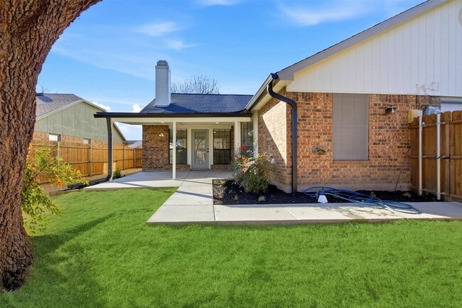 Building Photo - 6808 Beeman Dr