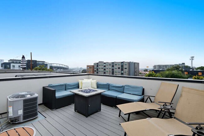 Building Photo - Charming City Living Near Downtown Denver ...