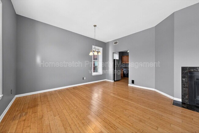 Building Photo - 322 N Boyle Ave