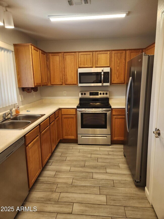 Building Photo - 15273 N Gil Balcome Ct