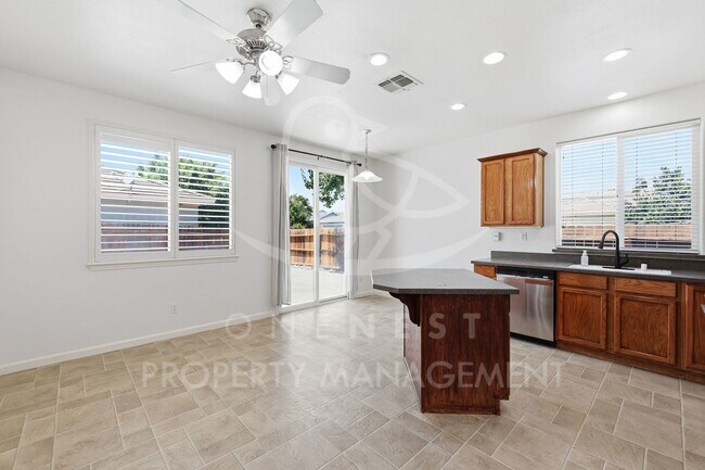 Building Photo - 3518 Garden Rose Dr
