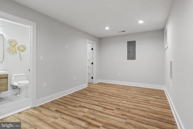 Building Photo - 5522 13th St NW
