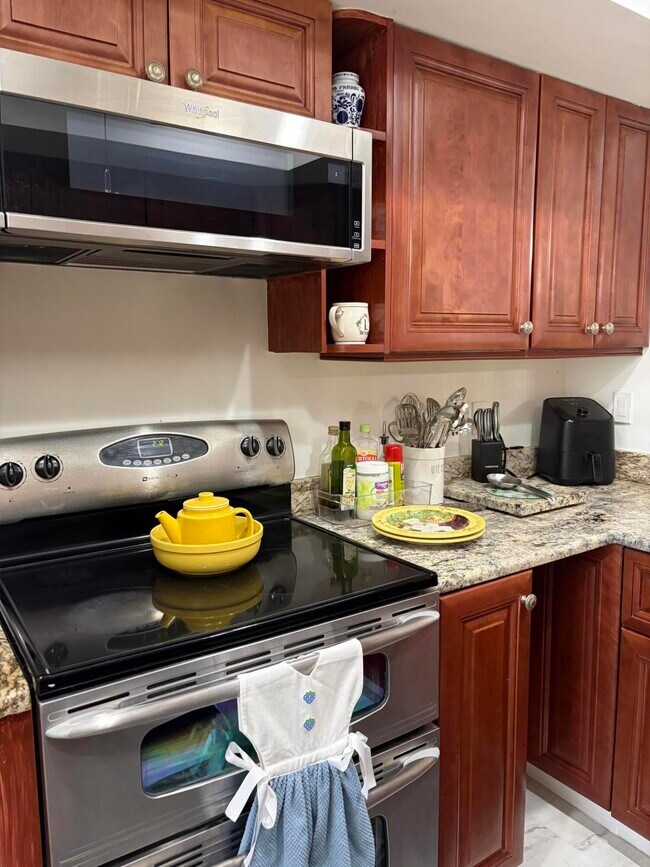 Building Photo - 6285 Tall Cypress Cir