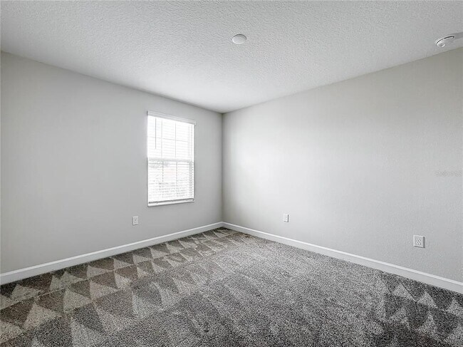 Building Photo - 8886 FALLEN OAK Dr