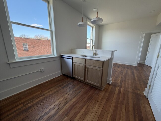 Building Photo - 901 Fifth Street - 203