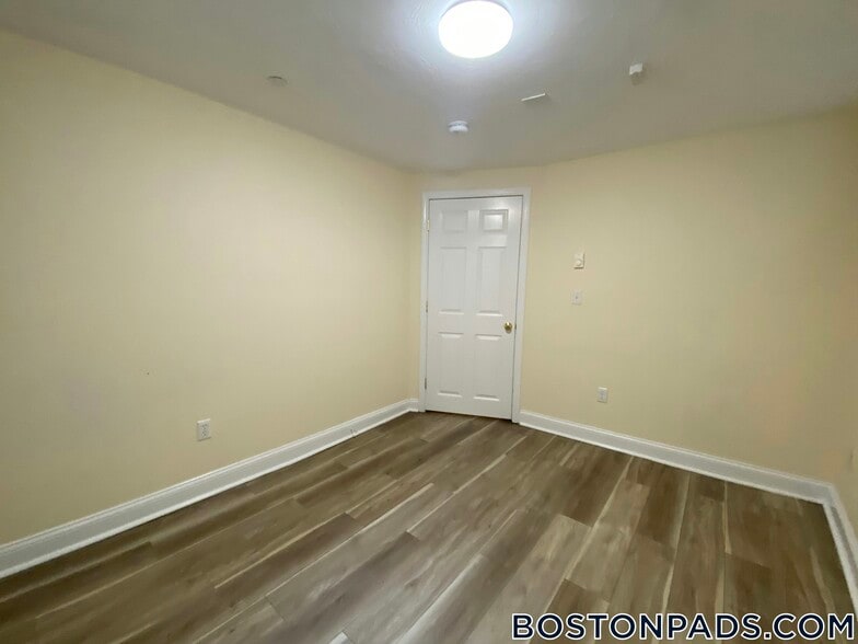 Building Photo - 895 Huntington Ave