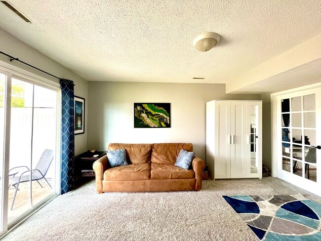 Building Photo - 2319 10th St