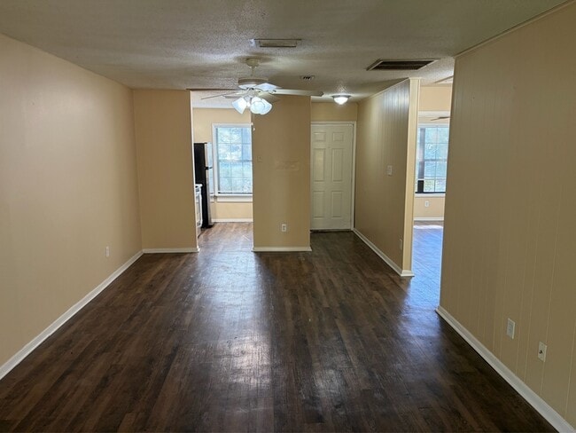 Building Photo - 2346 Horne Ave