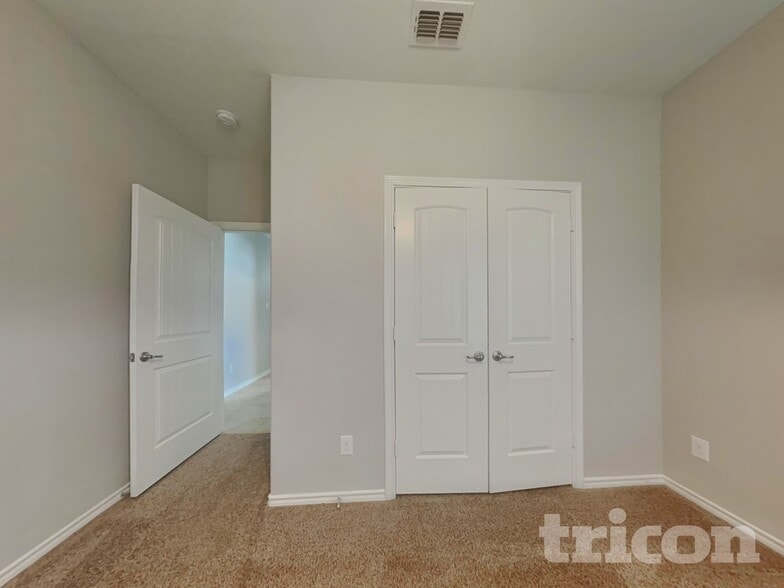 Building Photo - 1304 Glen Ct