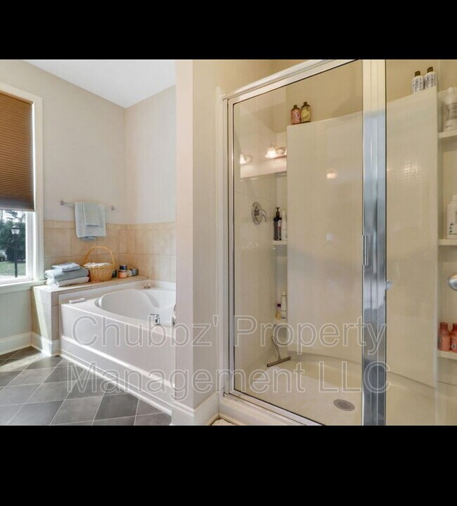 Building Photo - 55 Spearmint Cir
