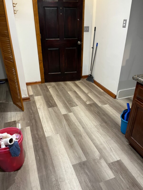 Building Photo - 458 Main St