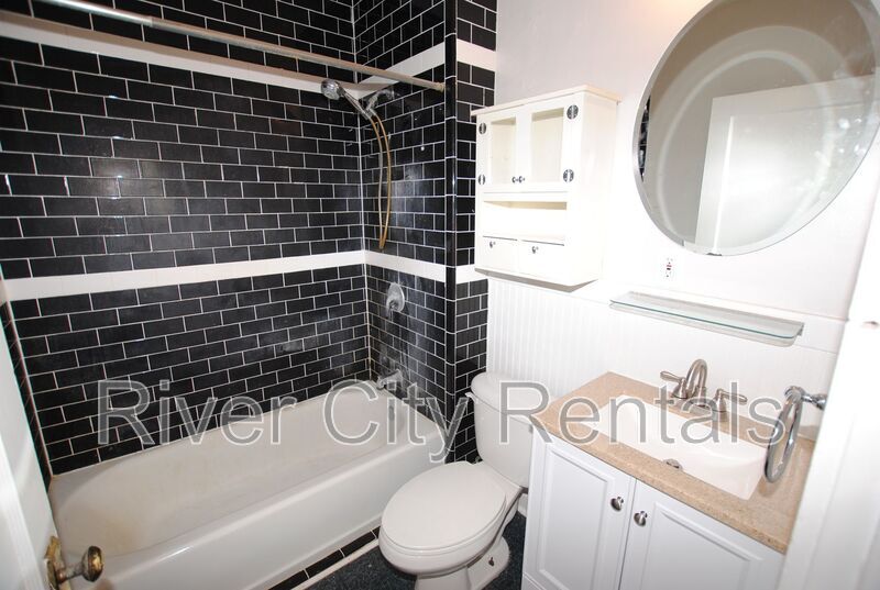 Building Photo - 1525 Osceola St