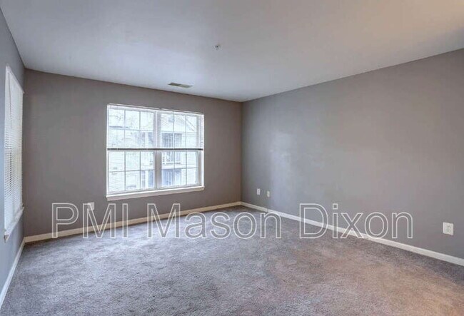Building Photo - 5814 Wyndham Cir