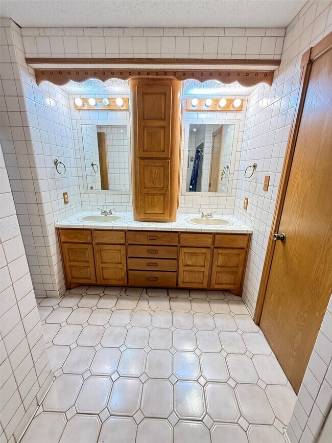 Building Photo - 5911 Farm to Market Rd 1459