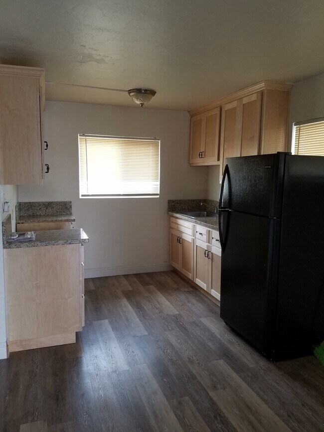 Building Photo - 518 Needham St