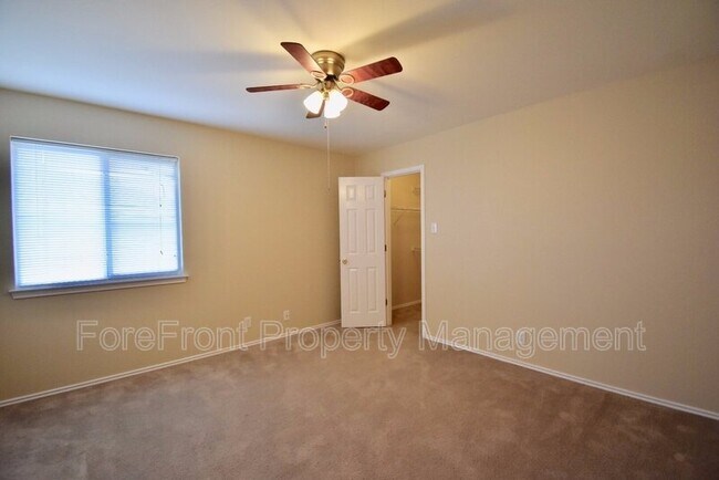 Building Photo - 10527 Cub Haven