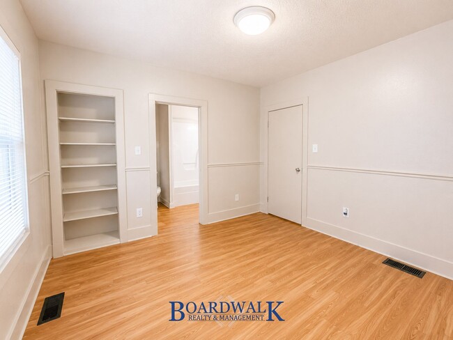 Building Photo - Beautiful 4 Bed 2 Bath SLC home!