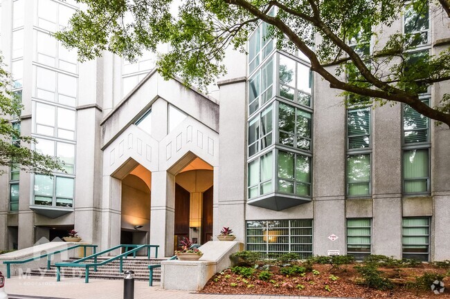 Building Photo - 2870 Pharr Ct S Northwest