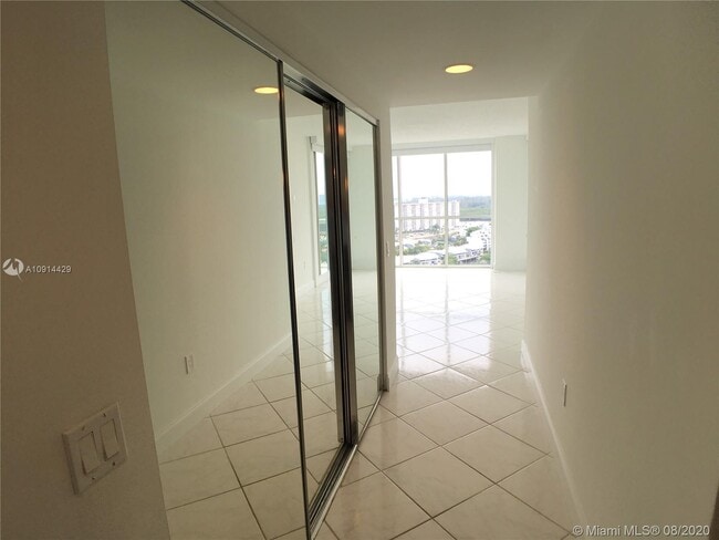 Building Photo - 16400 Collins Ave