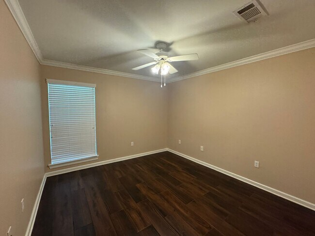 Building Photo - Beautiful Home for Lease in Denham Springs