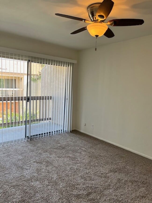 Building Photo - Todd Ranch Condo