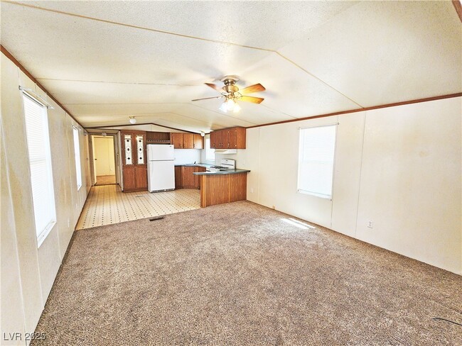 Building Photo - 3851 W Donner St