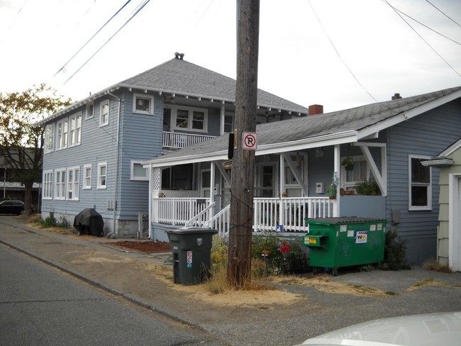 Building Photo - Alki Park