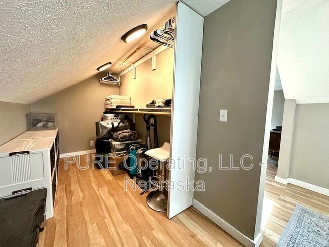 Building Photo - 5011 Miami St