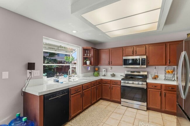 Building Photo - 958 Stratford Way