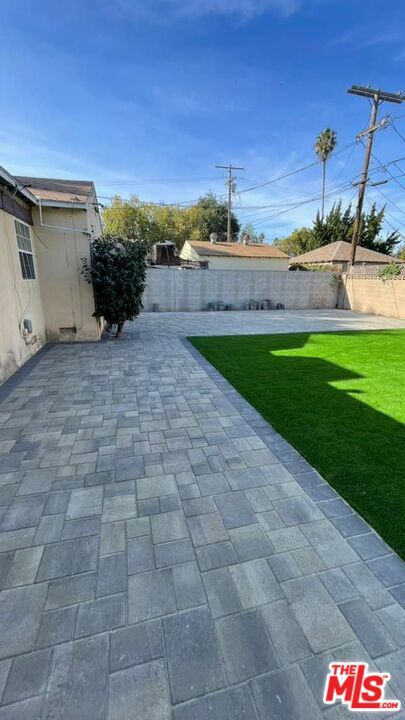 Building Photo - 12023 Collins St