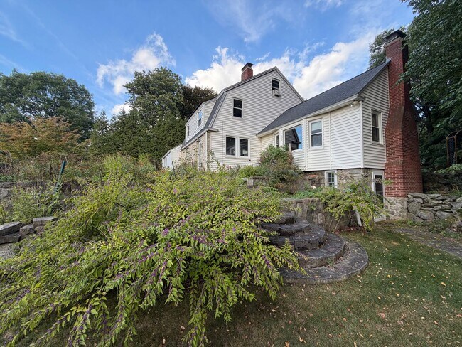 Building Photo - 1281 Boston Rd