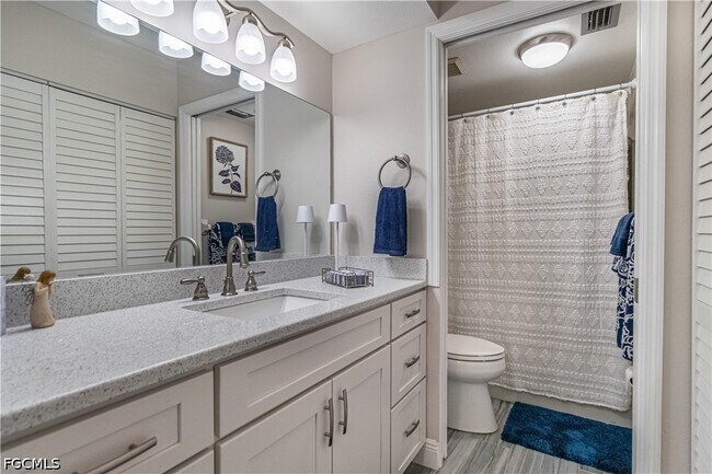 Building Photo - 7430 Lake Breeze Dr