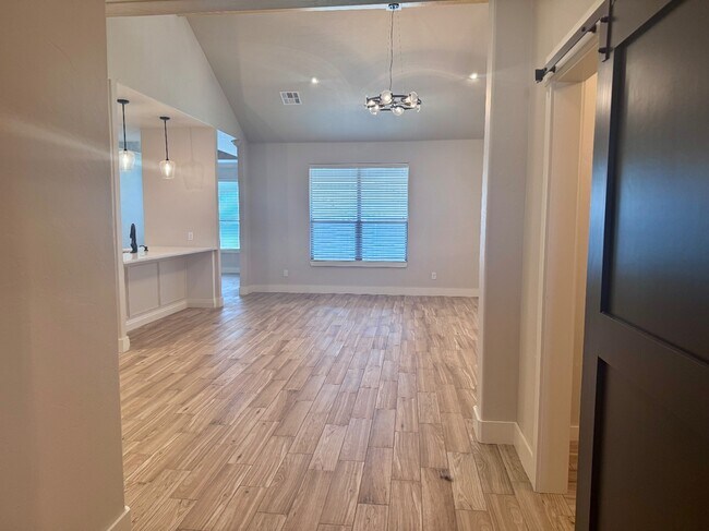 Building Photo - 1308 Lemon Ranch Rd