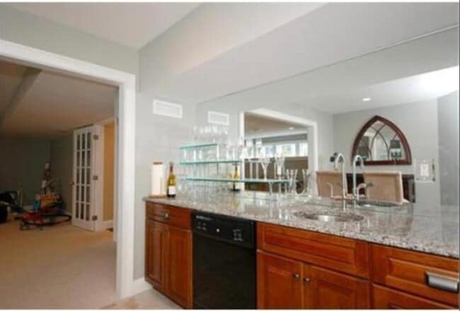 Building Photo - 160 Grant St