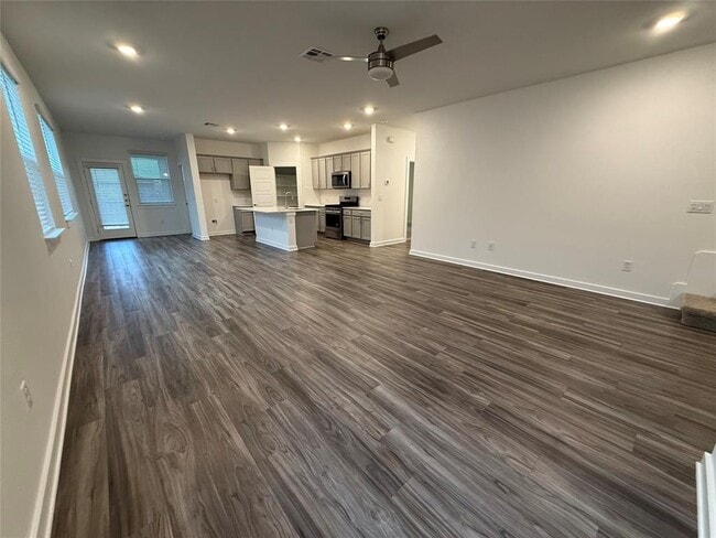 Building Photo - 220 Century Plant Rd