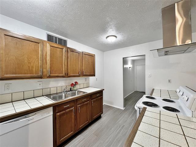 Building Photo - 7127 Winterberry Dr