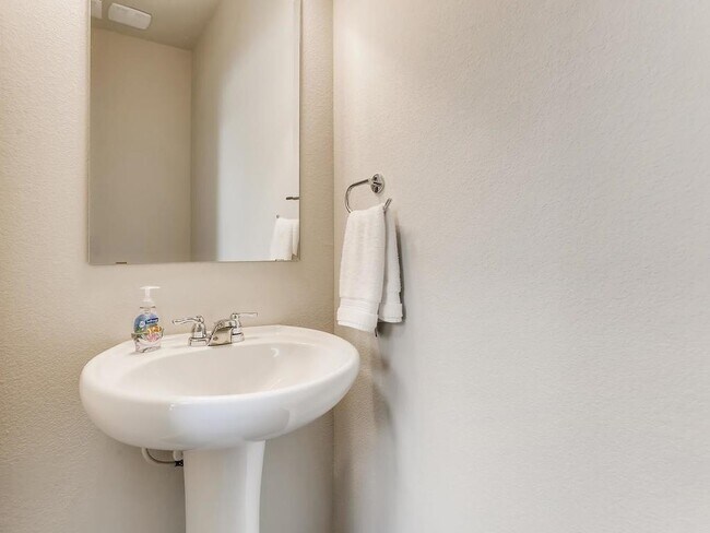 Building Photo - 10400 Abana Way