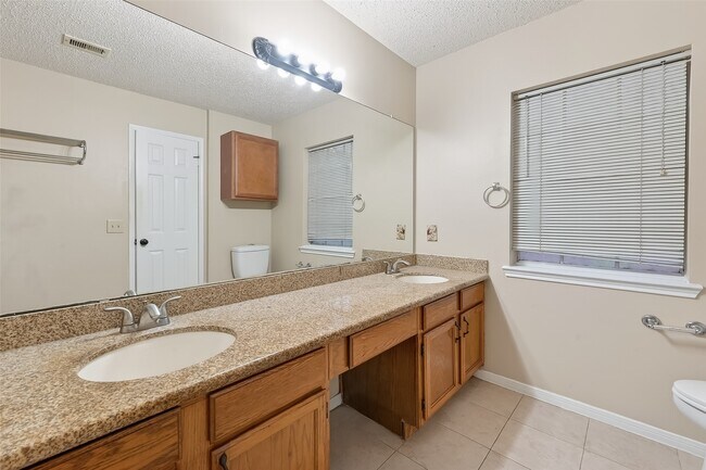 Building Photo - 13514 Clayton Hill Dr