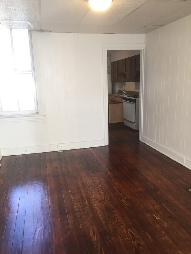 Building Photo - 5 Bedroom Home For Rent! York City SD