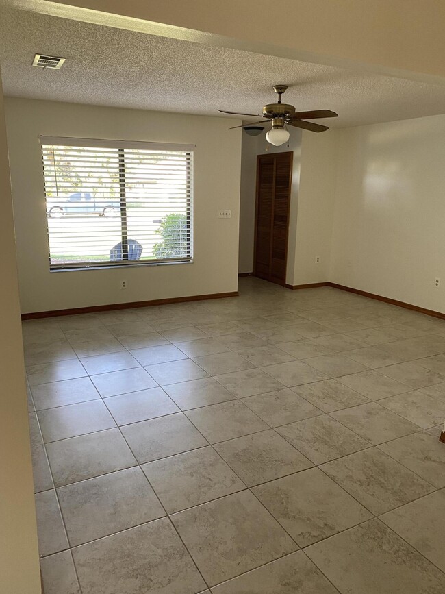 Building Photo - 4165 Fishermans Pl