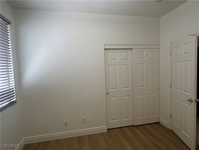 Building Photo - 3217 Ridgecliff St