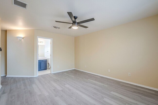 Building Photo - Spacious 3-Bed Tucson Rental with Garage &...