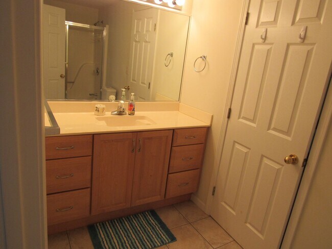 Building Photo - Osage Beach house for rent
