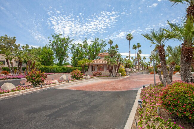 Building Photo - 500 S Farrell Dr