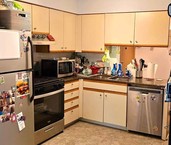 Building Photo - 1 Cedar Ct