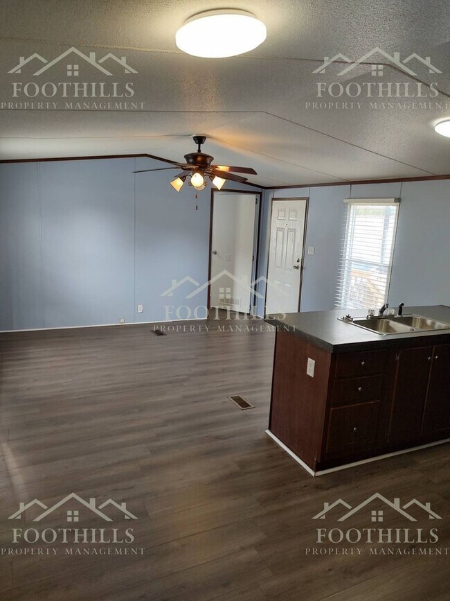 Building Photo - 101 Inez St