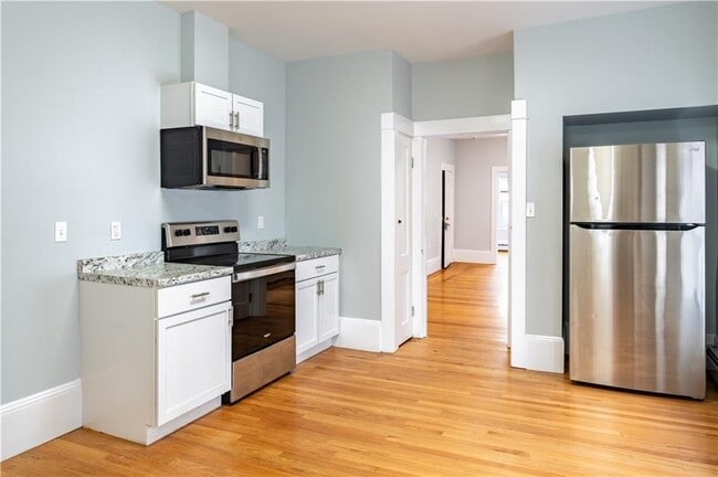 Building Photo - 168 Waterman Ave