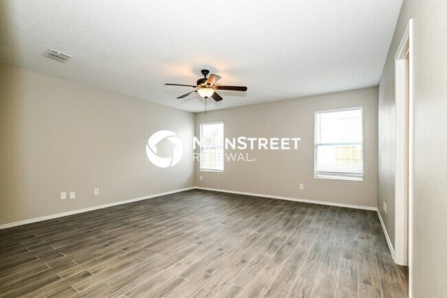 Building Photo - 3 Bedroom Pet-Friendly Home in Grand Prairie, TX with Main Street Renewal